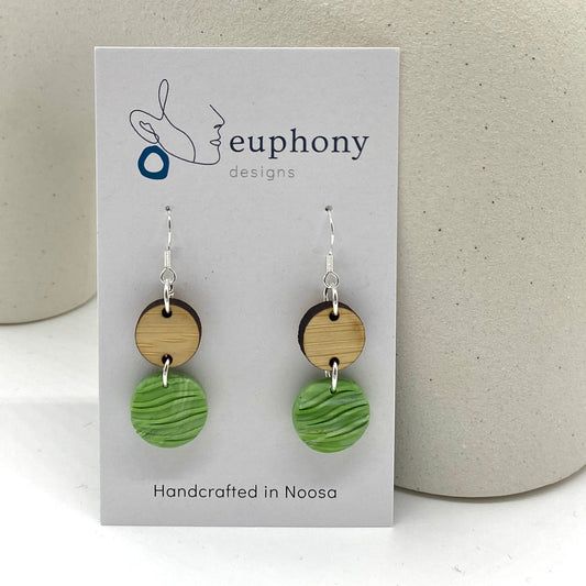 Bamboo Light Green Rippled Leaf Circle Earrings